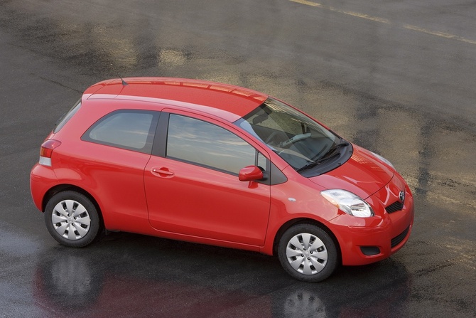Toyota Yaris 1.33 VVT-i Sol High Pack MM (09) Toyota Yaris 1.33 VVT-i Sol High Pack MM (09)