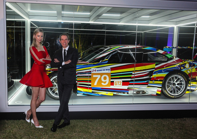 Jeff Koons BMW Art Car feierte Nordamerika-Premiere auf der Art Basel in Miami Beach Jeff Koons BMW Art Car feierte Nordamerika-Premiere auf der Art Basel in Miami Beach