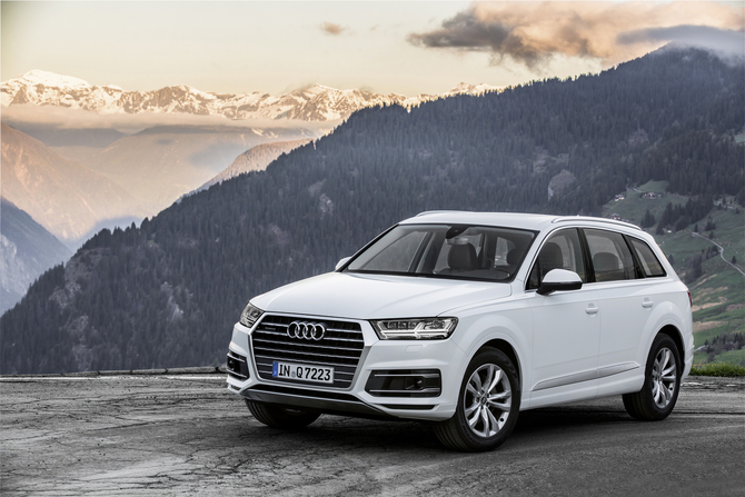 Audi Q7 3.0 V6 TDI quattro tiptronic Audi Q7 3.0 V6 TDI quattro tiptronic