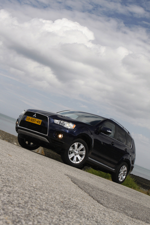 Mitsubishi Outlander 4WD 2.2 DI-D Instyle Mitsubishi Outlander 4WD 2.2 DI-D Instyle