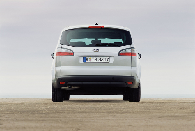Ford S-MAX 2.0TDCi Durashift A6 Titanium 7L Ford S-MAX 2.0TDCi Durashift A6 Titanium 7L