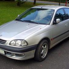 Toyota Avensis SR D4-D Toyota Avensis SR D4-D