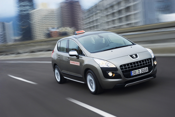 Peugeot 3008 Allure 1.6 e-HDi 2-Tronic Peugeot 3008 Allure 1.6 e-HDi 2-Tronic