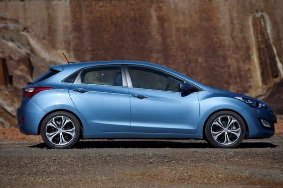 Hyundai i30 1.6 CRDi VGT Comfort AT Hyundai i30 1.6 CRDi VGT Comfort AT