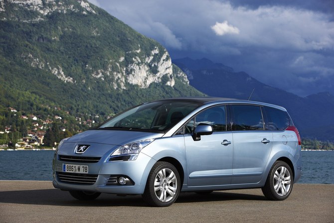 Peugeot 5008 Premium 1.6 HDi 110 FAP CVM6 Peugeot 5008 Premium 1.6 HDi 110 FAP CVM6