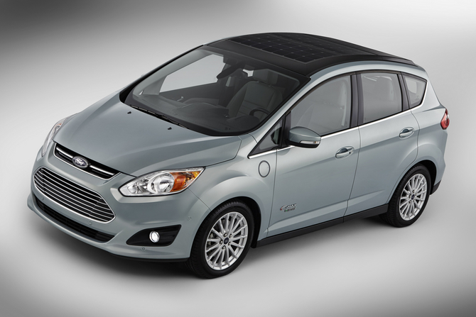 A Ford refere que esta tecnologia recebe a mesma energia de um carregamento de quatro horas numa tomada convencional A Ford refere que esta tecnologia recebe a mesma energia de um carregamento de quatro horas numa tomada convencional