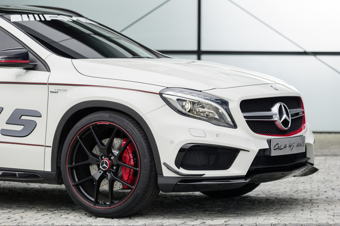 It wears forged 21in wheels It wears forged 21in wheels