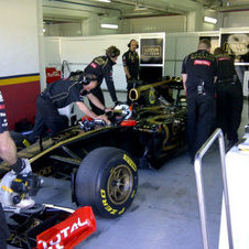 Raikkonen Takes to the Track for the First Time for Lotus Raikkonen Takes to the Track for the First Time for Lotus