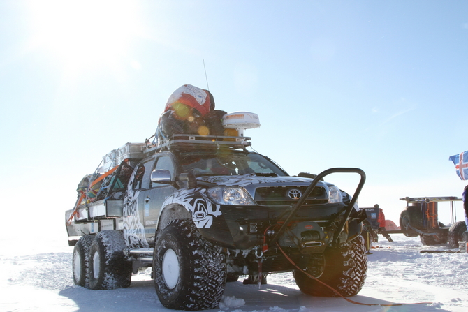 Jet-Fueled Toyota Hilux Drive 70,000km over Antarctica Jet-Fueled Toyota Hilux Drive 70,000km over Antarctica