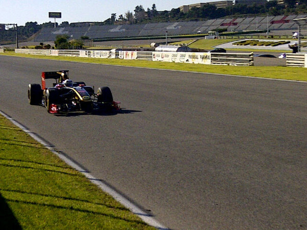 Raikkonen Takes to the Track for the First Time for Lotus Raikkonen Takes to the Track for the First Time for Lotus