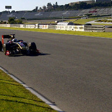 Raikkonen Takes to the Track for the First Time for Lotus Raikkonen Takes to the Track for the First Time for Lotus