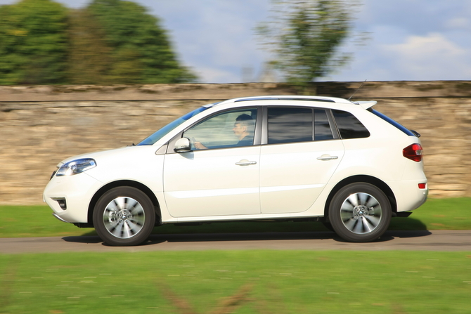 Renault Koleos 2.5 16V 170 Dynamique 4x4 Renault Koleos 2.5 16V 170 Dynamique 4x4