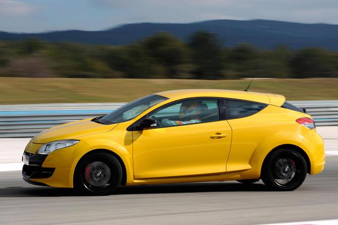 Renault Mégane III Coupé 2.0 T 16v 250 hp RS Renault Mégane III Coupé 2.0 T 16v 250 hp RS