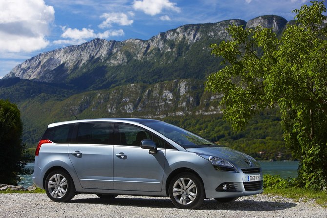 Peugeot 5008 Premium 1.6 HDi 110 FAP CVM6 Peugeot 5008 Premium 1.6 HDi 110 FAP CVM6