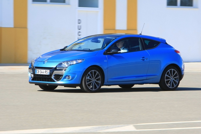 Renault Mégane Coupé 1.6 dCi SS FAP ECO2 GT Line Renault Mégane Coupé 1.6 dCi SS FAP ECO2 GT Line