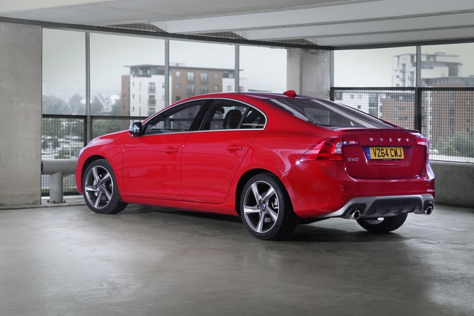 Volvo S60 D4 R-Design Volvo S60 D4 R-Design