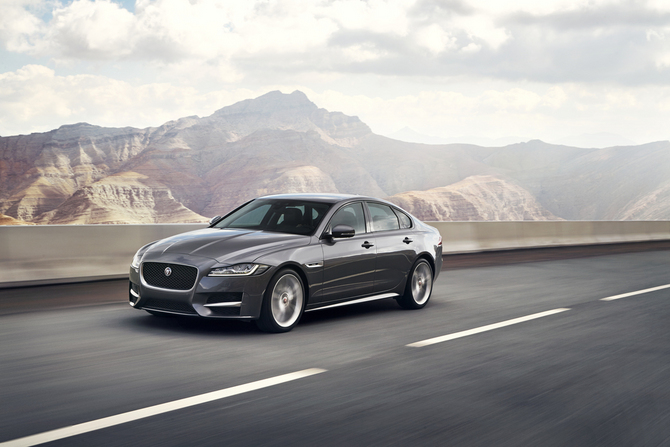 Jaguar XF 3.0 R-Sport Jaguar XF 3.0 R-Sport
