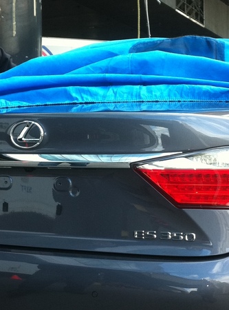 Lexus ES350 Flies into New York Motor Show Lexus ES350 Flies into New York Motor Show