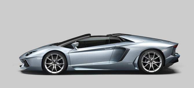 O modelo open-top da Lamborghini tem 700cv O modelo open-top da Lamborghini tem 700cv
