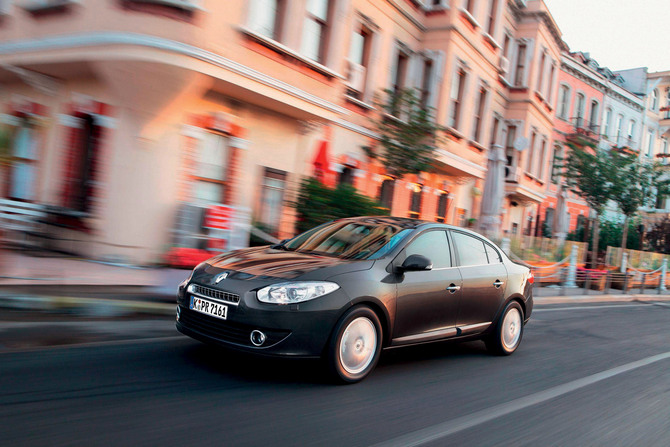 Renault Fluence 1.5 dCi 90 FAP ECO2 Dynamique Renault Fluence 1.5 dCi 90 FAP ECO2 Dynamique