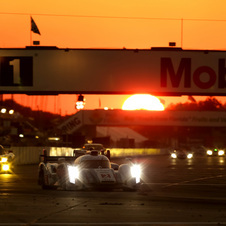 Audi took an easy victory in Florida with a five-lap lead