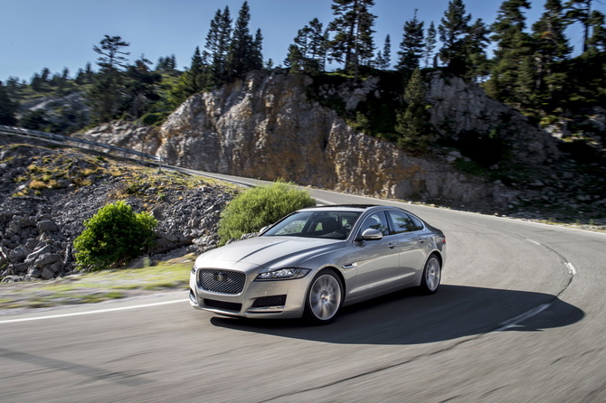 Jaguar XF 3.0 Pure Jaguar XF 3.0 Pure