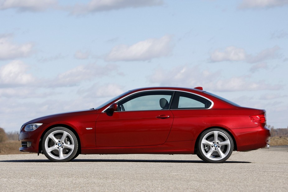 Bmw 320d Coupe M Sport Edition Xdrive Automatic 1 Photo And 5 Specs Autoviva Com