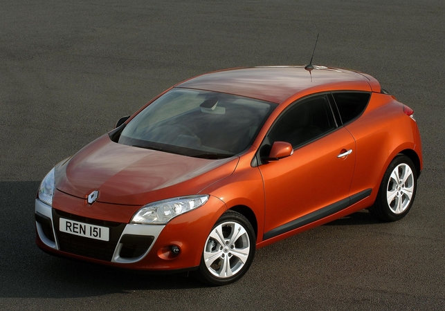 Renault Mégane Coupé Société 1.5 dCi FAP ECO2 Dynamique Renault Mégane Coupé Société 1.5 dCi FAP ECO2 Dynamique