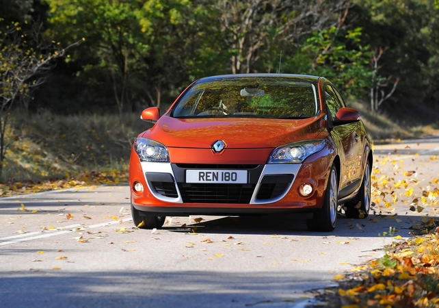 Renault Mégane Coupé Société 1.5 dCi FAP ECO2 Dynamique Renault Mégane Coupé Société 1.5 dCi FAP ECO2 Dynamique