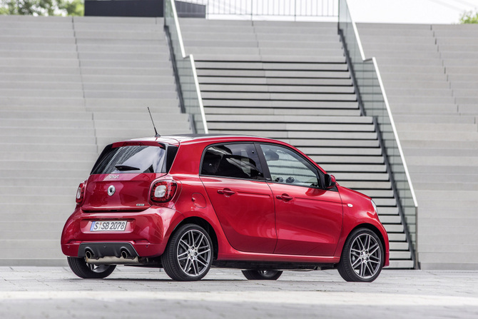 smart forfour BRABUS smart forfour BRABUS