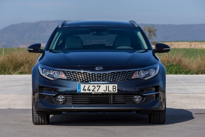 Kia Optima Sportswagon 1.7 CRDi ISG 141 GT Line Kia Optima Sportswagon 1.7 CRDi ISG 141 GT Line