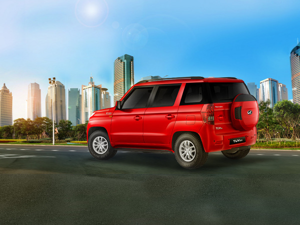 Mahindra TUV300 T6+ Mahindra TUV300 T6+