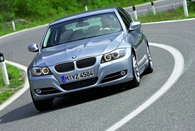 BMW 330i Navigation Auto (E90) LCI BMW 330i Navigation Auto (E90) LCI