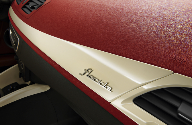 Renault gives the Mégane Coupé-Cabriolet a 60s touch Renault gives the Mégane Coupé-Cabriolet a 60s touch