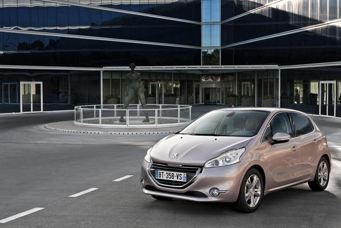 O 208 já provou ser um sucesso de vendas para a Peugeot O 208 já provou ser um sucesso de vendas para a Peugeot