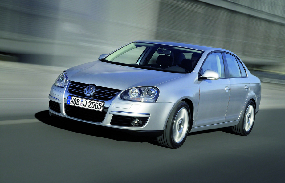  Volkswagen Jetta .0I TDI CR DPF Sportline fotos y especificaciones autoviva.com