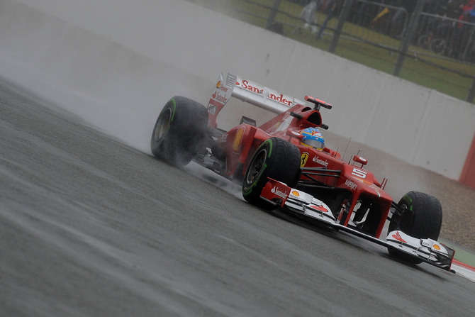 Alonso mais rápido em qualificação marcada pela chuva Alonso mais rápido em qualificação marcada pela chuva