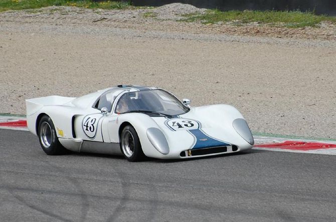 Chevron B16 Chevron B16