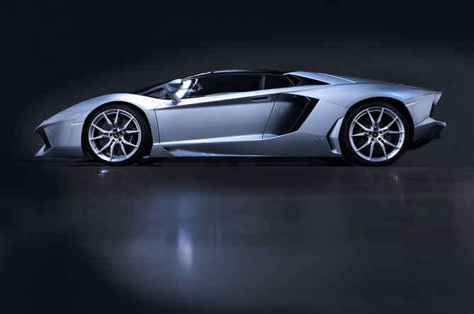 Aventador Gets Droptop Version with Two-Peice Carbon Top Aventador Gets Droptop Version with Two-Peice Carbon Top