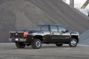 Chevrolet Silverado 3500HD Crew Cab 2WD LTZ Long Box DRW