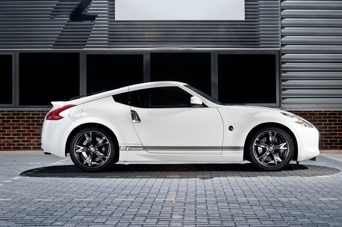 Nissan 370Z 3.7 GT AT Nissan 370Z 3.7 GT AT