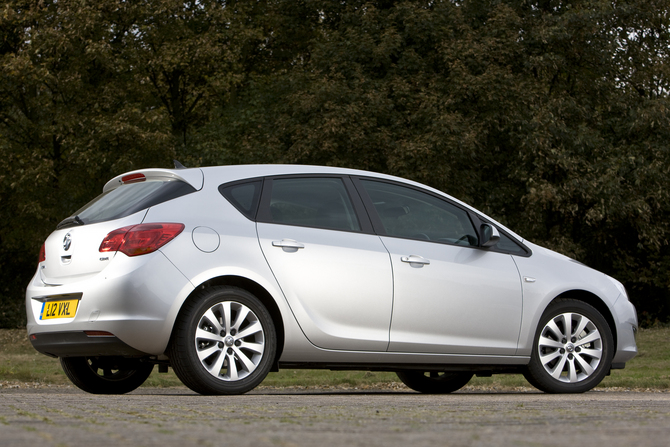 Vauxhall Astra Hatchback 1.7 CDTi 125hp Elite Vauxhall Astra Hatchback 1.7 CDTi 125hp Elite