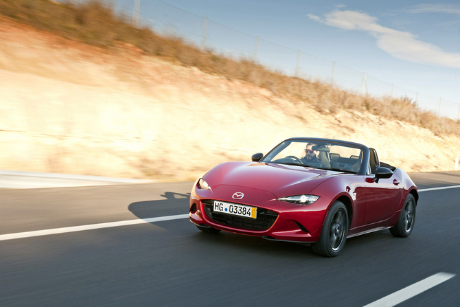 Mazda MX-5 Skyactiv-G Mazda MX-5 Skyactiv-G