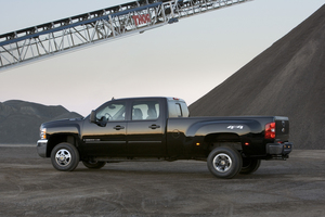Chevrolet Silverado 3500HD Crew Cab 2WD LTZ Long Box DRW