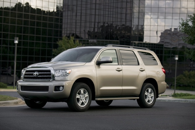 Toyota Sequoia SR5 5.7L 4X4 Toyota Sequoia SR5 5.7L 4X4