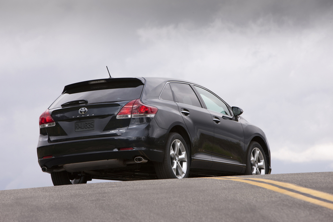 Toyota Venza Gets New Bumper and More Standard Features for 2013 Toyota Venza Gets New Bumper and More Standard Features for 2013
