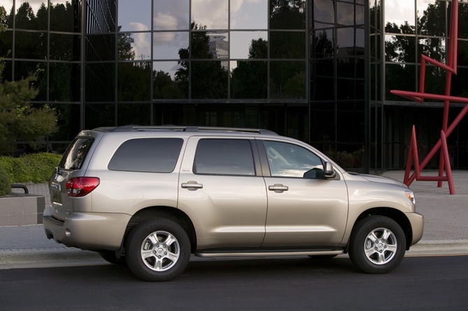 Toyota Sequoia SR5 5.7L 4X4 Toyota Sequoia SR5 5.7L 4X4