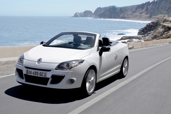 Renault Mégane III Coupé Cabriolet 1.5 dCi 110cv FAP ECO2 AT EDC Dynamique S Renault Mégane III Coupé Cabriolet 1.5 dCi 110cv FAP ECO2 AT EDC Dynamique S