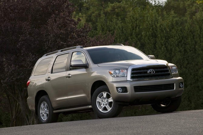 Toyota Sequoia SR5 4.7L 4X2 Toyota Sequoia SR5 4.7L 4X2