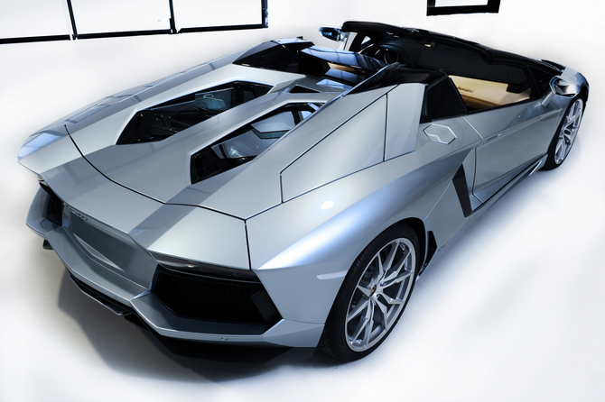 Aventador Gets Droptop Version with Two-Peice Carbon Top Aventador Gets Droptop Version with Two-Peice Carbon Top